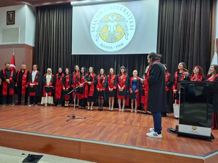 Selçuk Üniversitesi Rus Dili ve Edebiyatı Bölümünde Mezuniyet Coşkusu